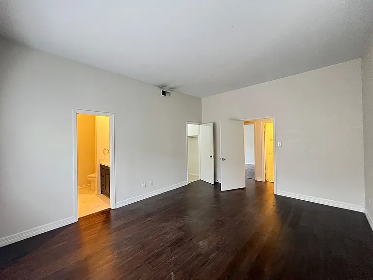 10432 High Hollows Dr #L — Photo 13
