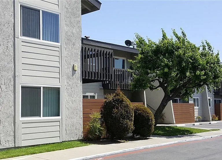 7042 Fenway Dr — Photo 6