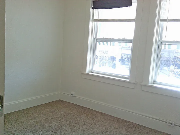 815 9th St #1/2-B — Photo 11