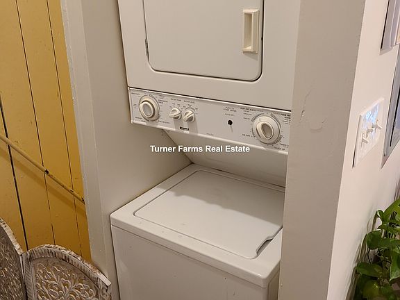 4th image of 719 Parker St #4F