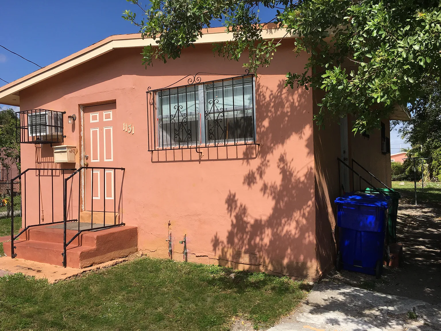 2 bed, 1299 sqft, $2,395 — Photo 1