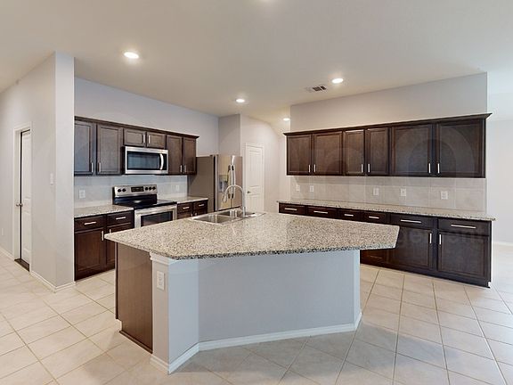 3rd image of 1113 Meadow Side Dr