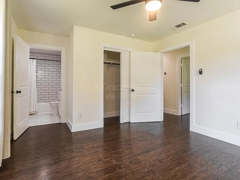 1324 Cherry St — Photo 9