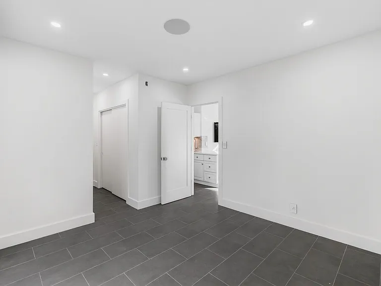 3720 Morton Ave — Photo 11