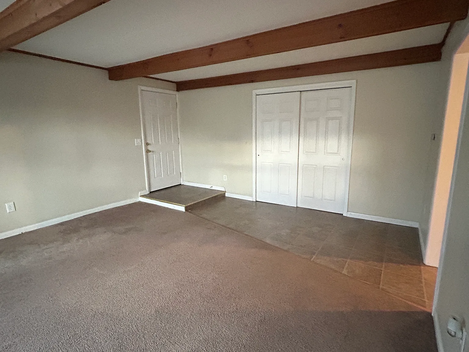 427 S Hamilton St — Photo 3