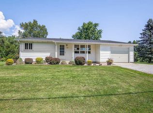 1300 Ruby Ln, Manitowoc, WI 54220