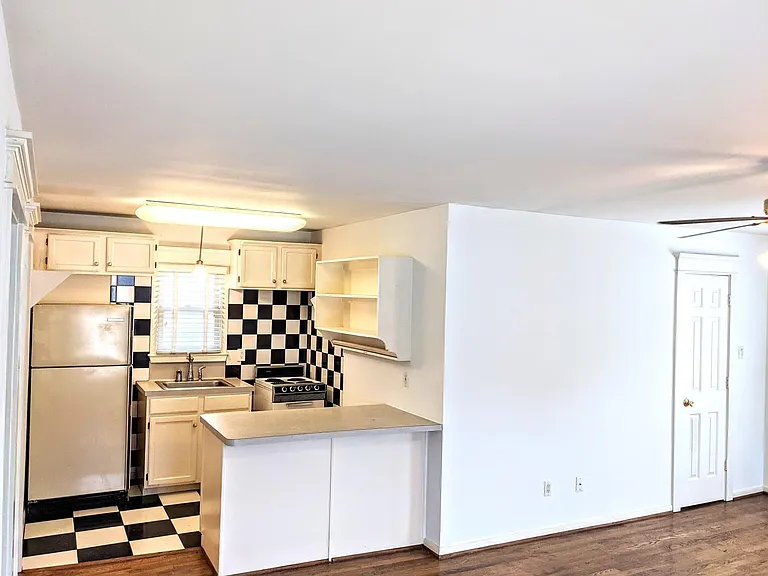 1807 Oxford St #1/2 — Photo 5