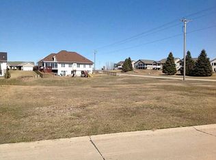 1890 Bellboy Dr, Marion, IA 52302