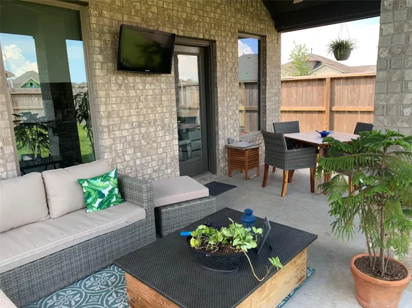 2710 Ocean Key Dr, Texas City, TX 77568
