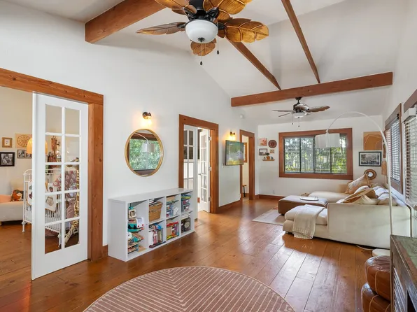 323 W Kuiaha Rd, Haiku, HI 96708