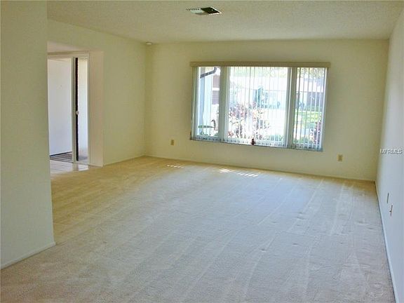 3rd image of 1727 Aberdeen Ct