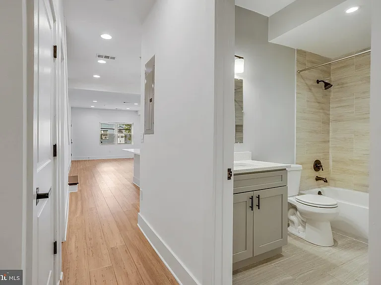 1225 Raum St NE #1 — Photo 14