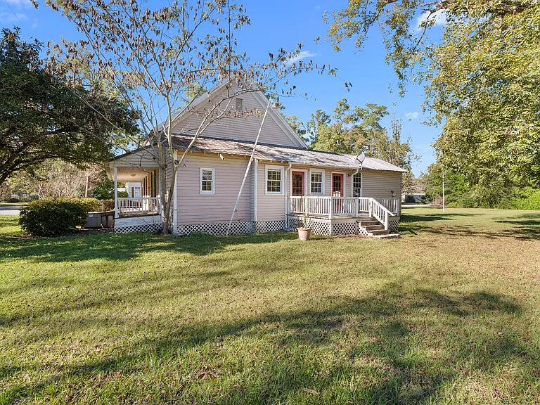 225 Oliver Hwy — Photo 19