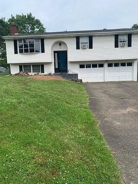 313 Horseshoe Ln
