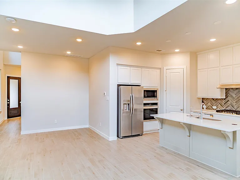 6526 Bramble Cove Ln — Photo 8