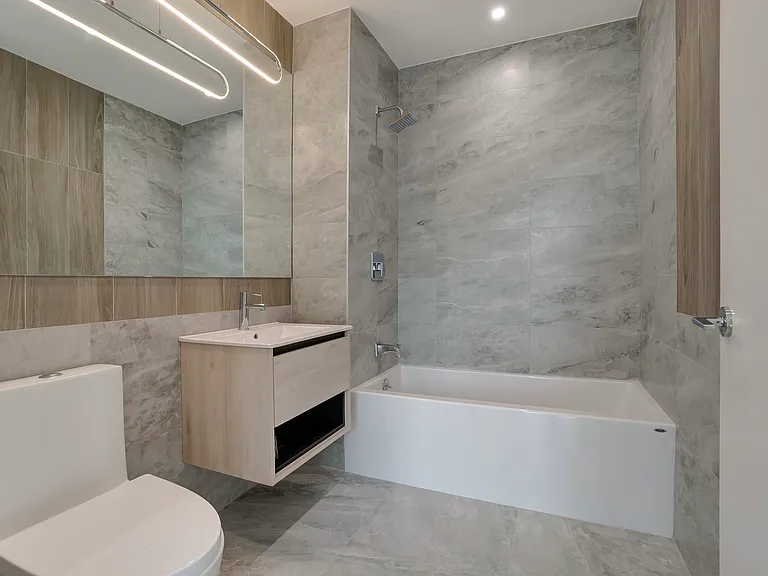 152 Erasmus St #407 — Photo 12
