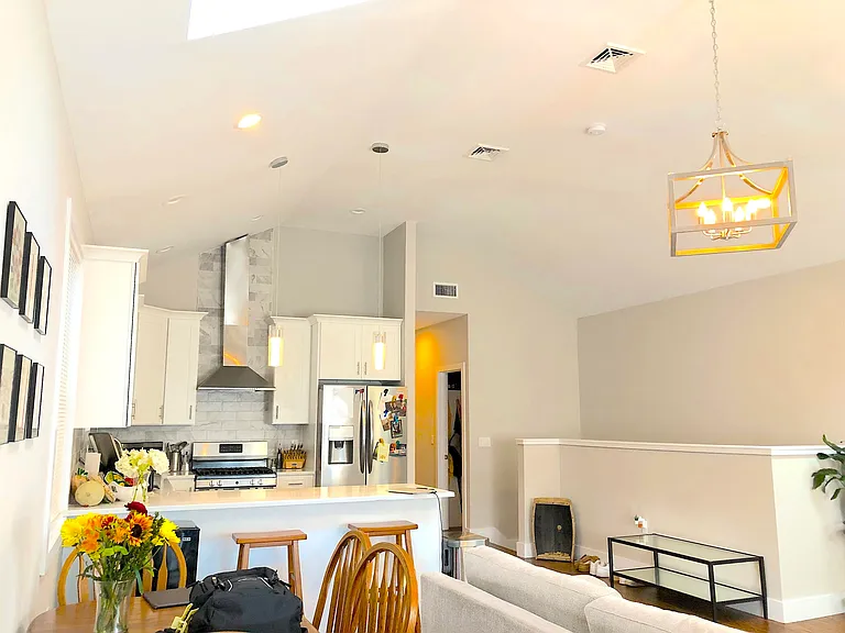 268 Griffith St #2 — Photo 3