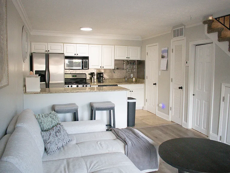 6980 Roswell Rd #I1 — Photo 5