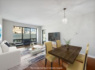 130 N Garland Ct, Chicago, IL 60602