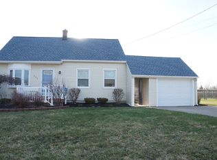 121 Ledyard Ave, Depew, NY 14043