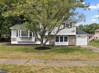 2611 Bradwood Rd, Wilmington, DE 19810