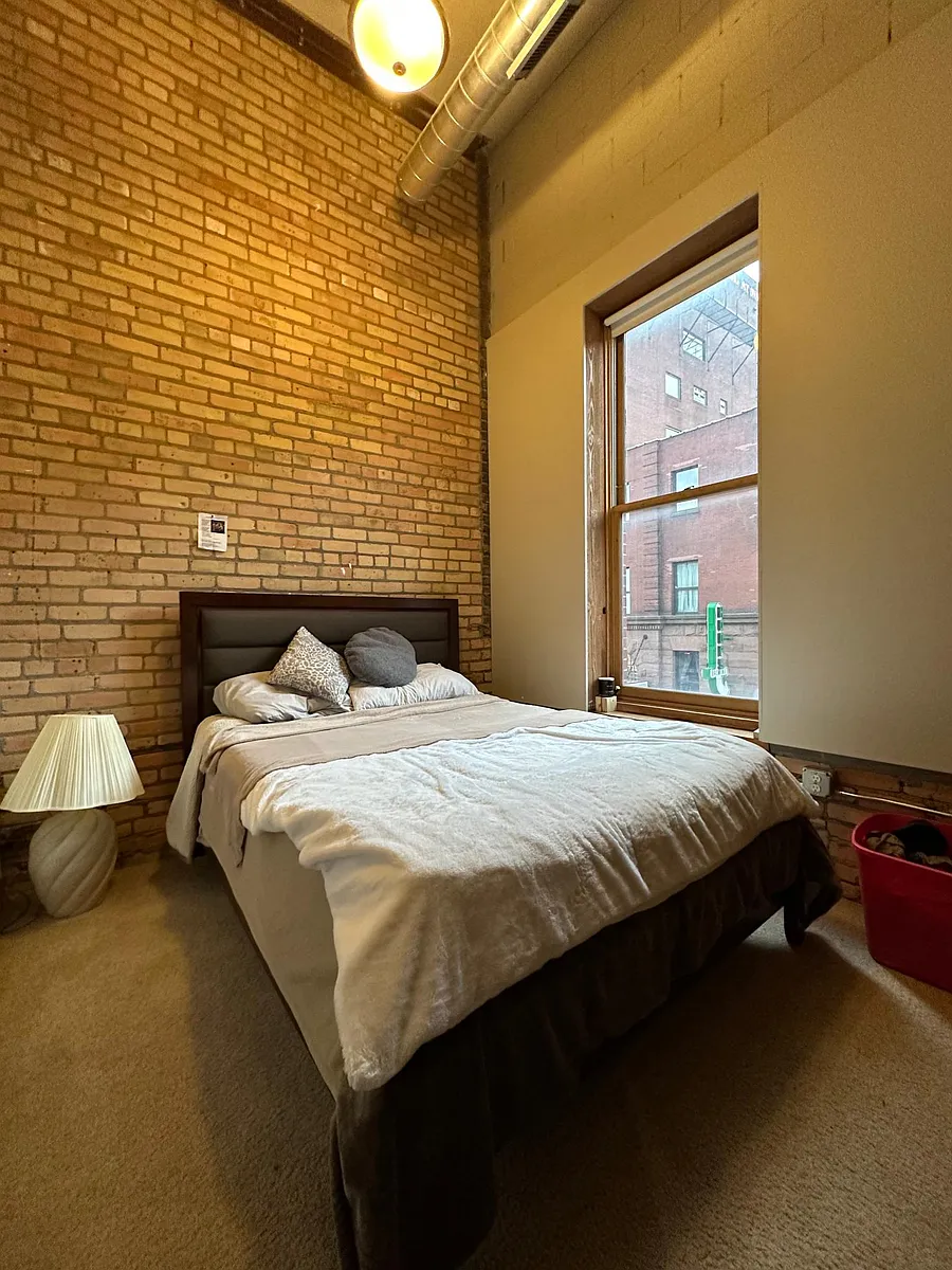Building Photo - 20 Sutphin St #208