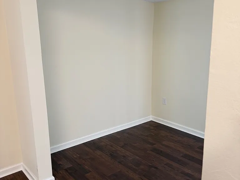 653 Carnathan Ct — Photo 10