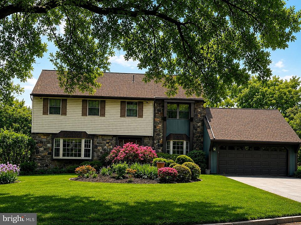 1st image of 36 Averstone Ct