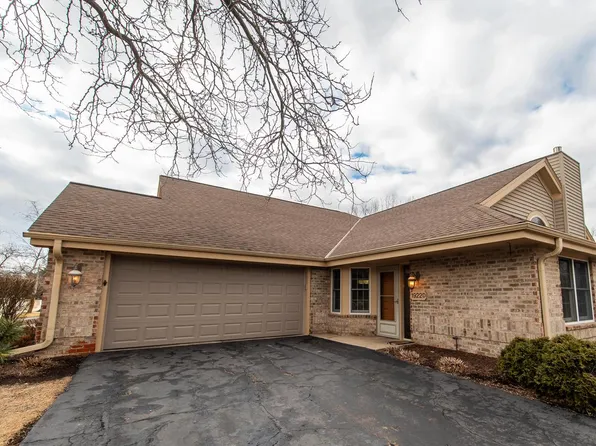 1922 Springbrook N N #D, Waukesha, WI 53186