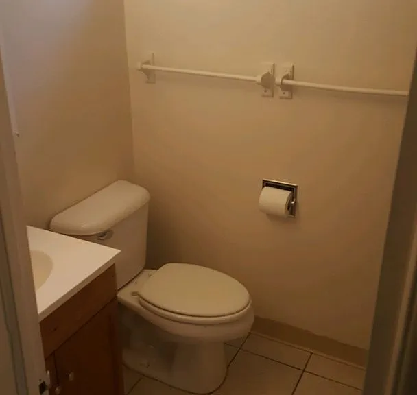 840 Rollins St — Photo 10