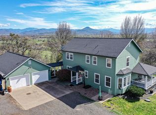 890 Nick Young Rd, Eagle Pt, OR 97524