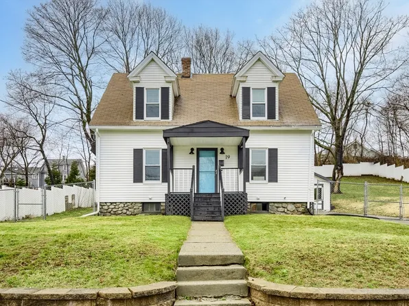 19 Perry St, Auburn, MA 01501