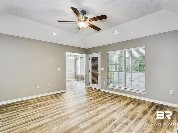 2nd image of 19975 Boulder Ln