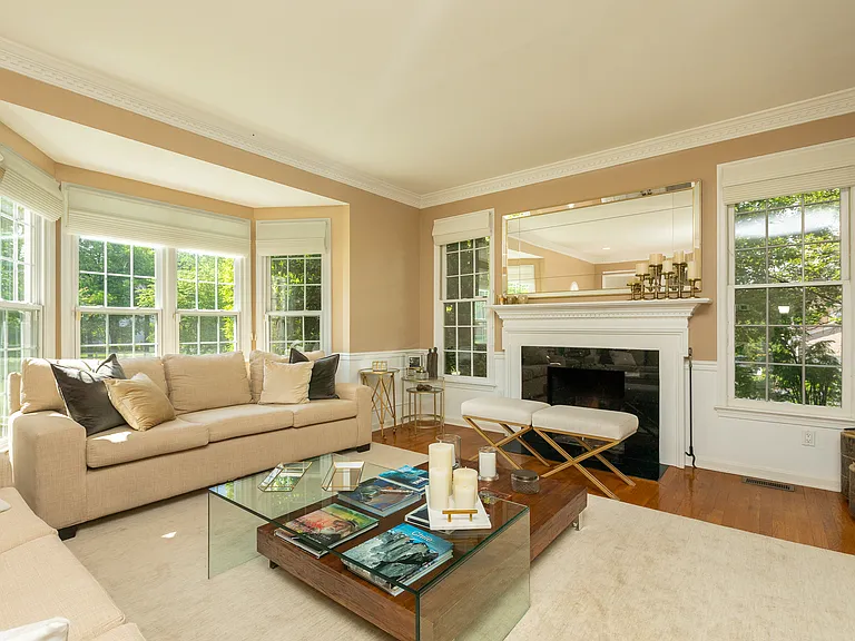 8809 Saunders Ln — Photo 29