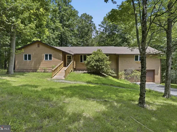 351 Silvercreek Ln, Berkeley Springs, WV 25411