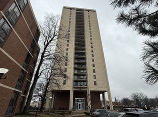 2901 S Michigan Ave #1803-4, Chicago, IL 60616