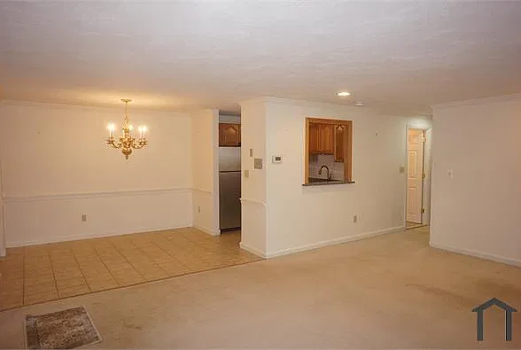 2 bed, 892 sqft, $2,400 — Photo 3