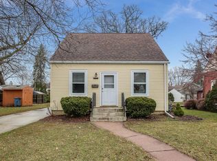 5717 38th Ave, Kenosha, WI 53144