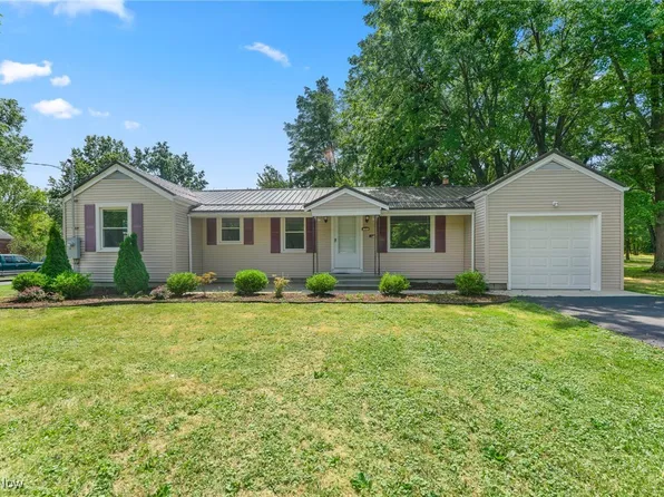 5231 W Rockwell Rd, Youngstown, OH 44515