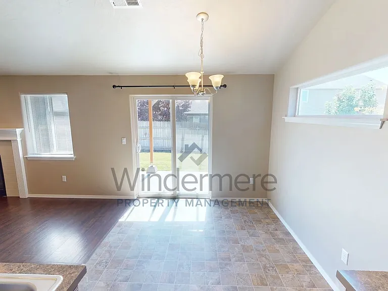 1215 SW Settlement St — Photo 20
