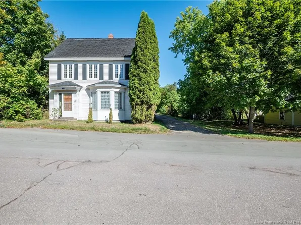 19 Academy St #17, Hillsborough, NB E4H 2R3