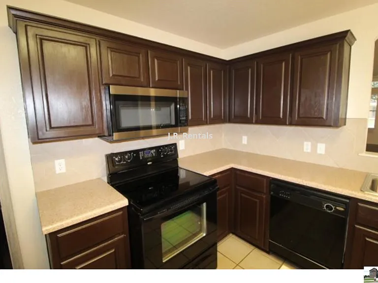 5611 Bertha Dr — Photo 20