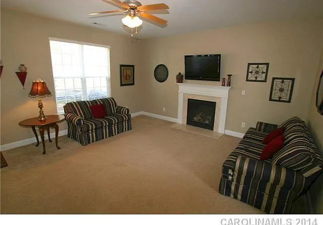 10132 Montrose Dr NW — Photo 9