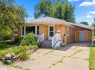 912 Chestnut St, Pekin, IL 61554