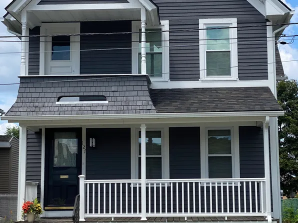 127 Cyman Dr, Chicopee, MA