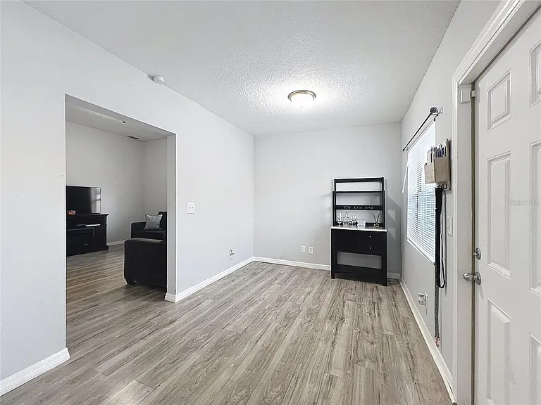 1109 5th St SW — Photo 4