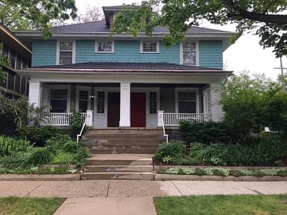 1st image of 352 College Ave SE
