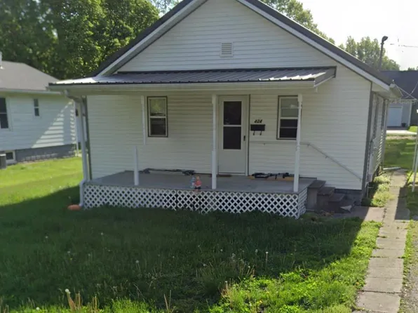 424 N White Ave, Taylorville, IL 62568