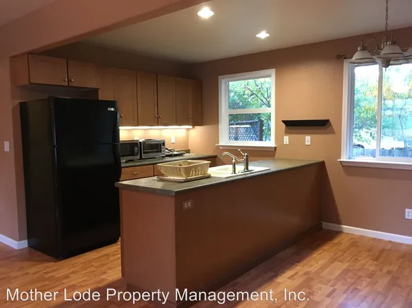 20325 Eureka Dr, Sonora, CA 95370