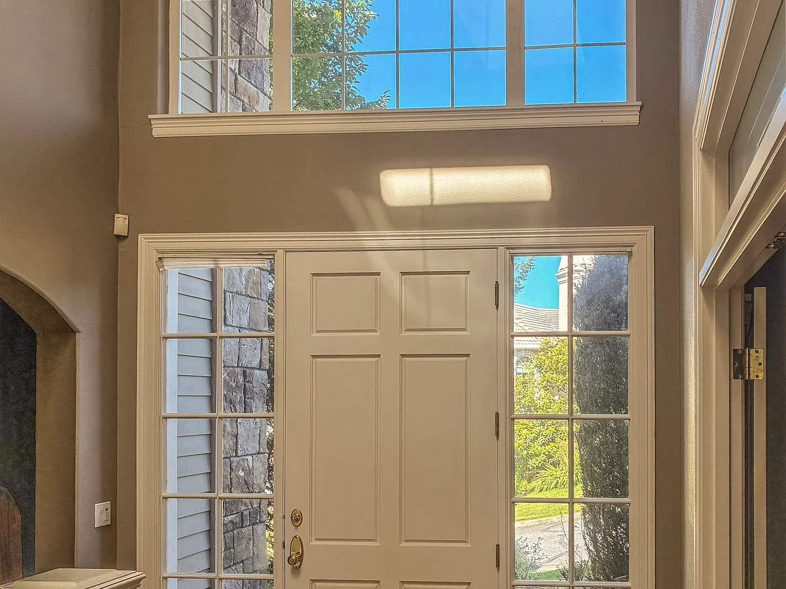4 bed, 3.5 bath, 3798 sqft, $3,999 — Photo 4